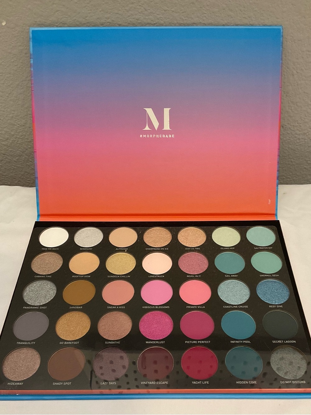 Morphe Eyeshadow Palette — Blue, Pink, Coral, Teal, Gold, Brown Shades